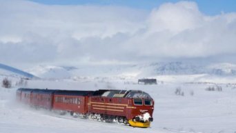 arctic-express-train